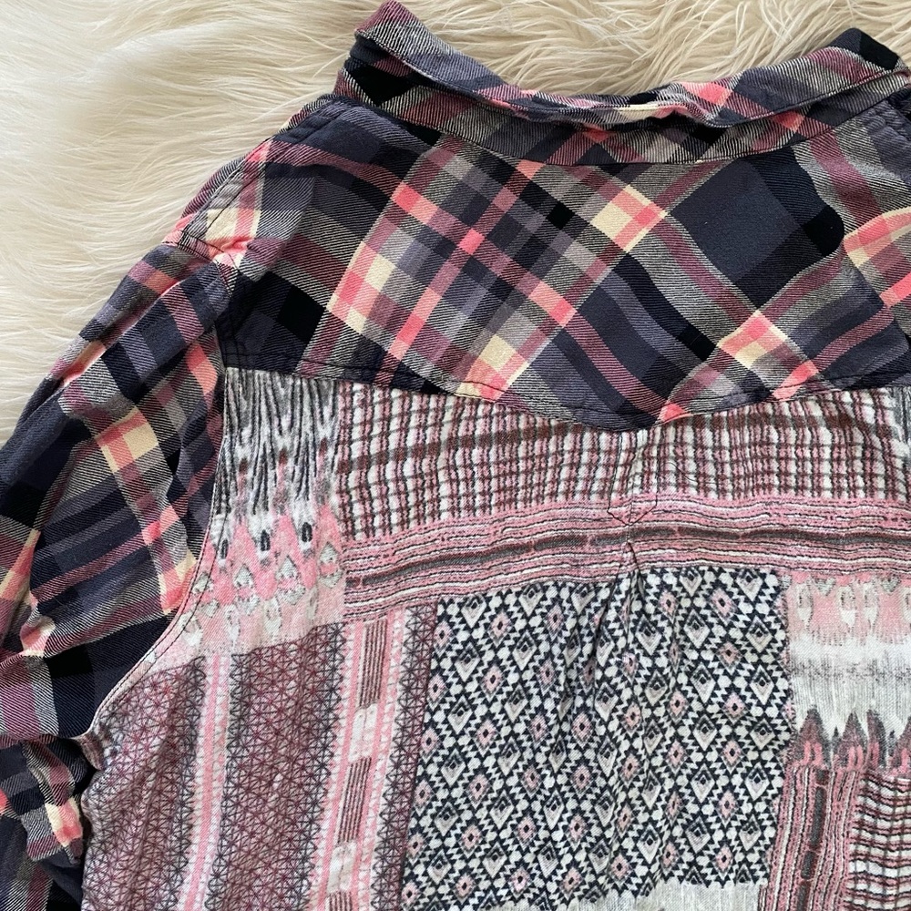 Tolani Pink Gray Plaid Print Back Button Front Tunic Top Relaxed Fit Shirt - Picture 8 of 10